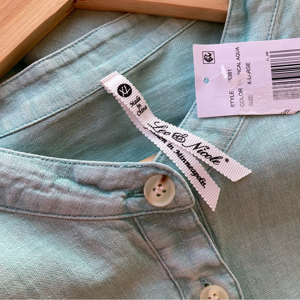 NWT Leo & Nicole Green Button-Down Blouse Size: XL